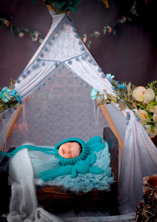 Newborn Tent With Blue Wrapping 124